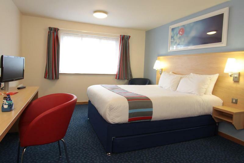 Travelodge Birmingham Central Broadway Plaza Екстериор снимка