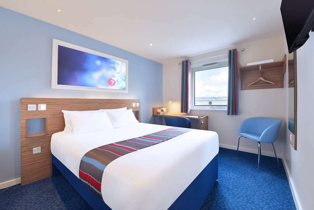 Travelodge Birmingham Central Broadway Plaza Стая снимка