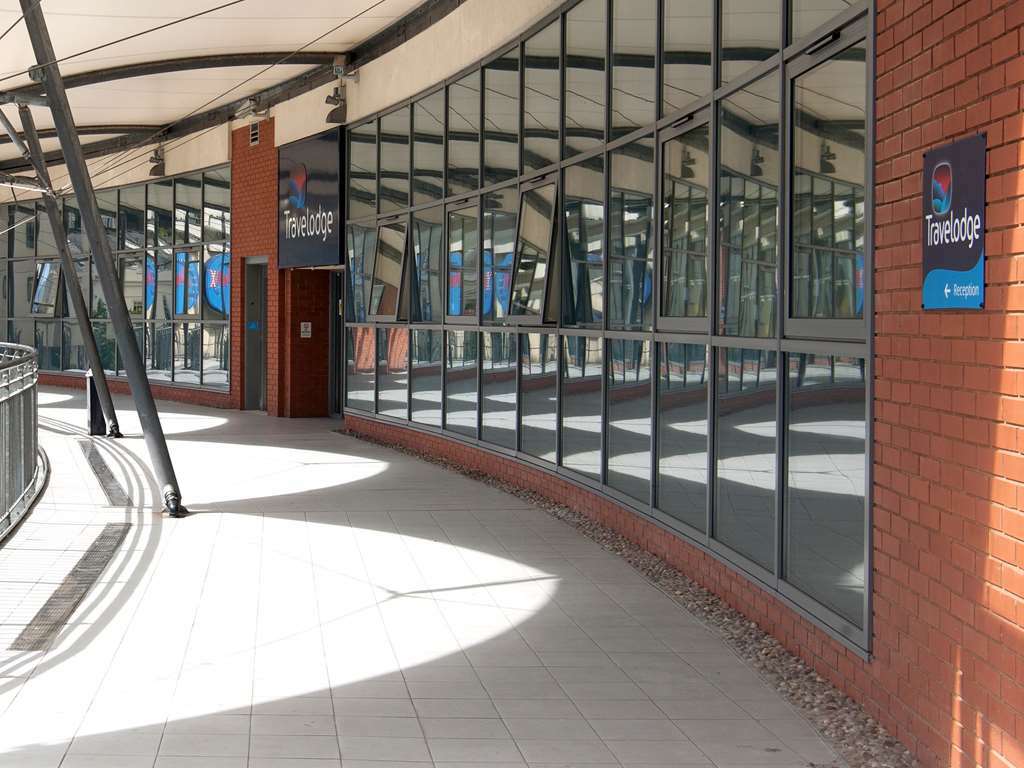 Travelodge Birmingham Central Broadway Plaza Екстериор снимка