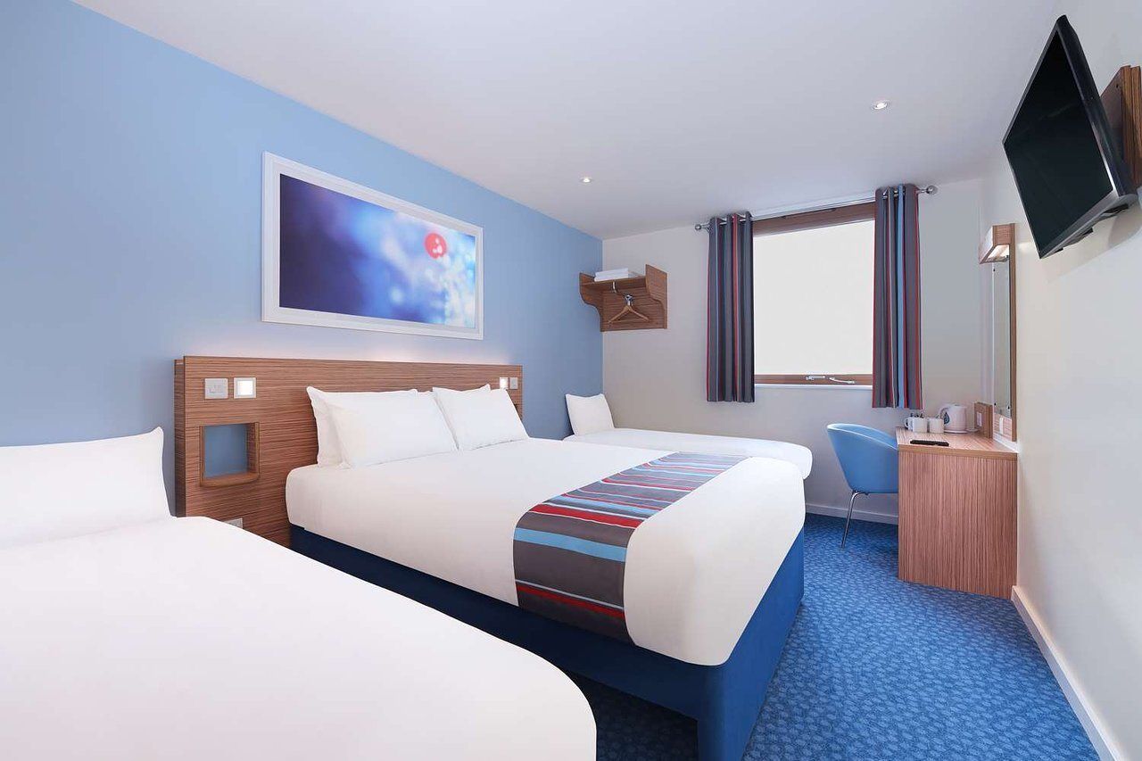 Travelodge Birmingham Central Broadway Plaza Екстериор снимка